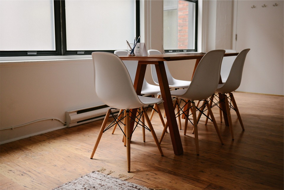 Hardwood flooring with dining table